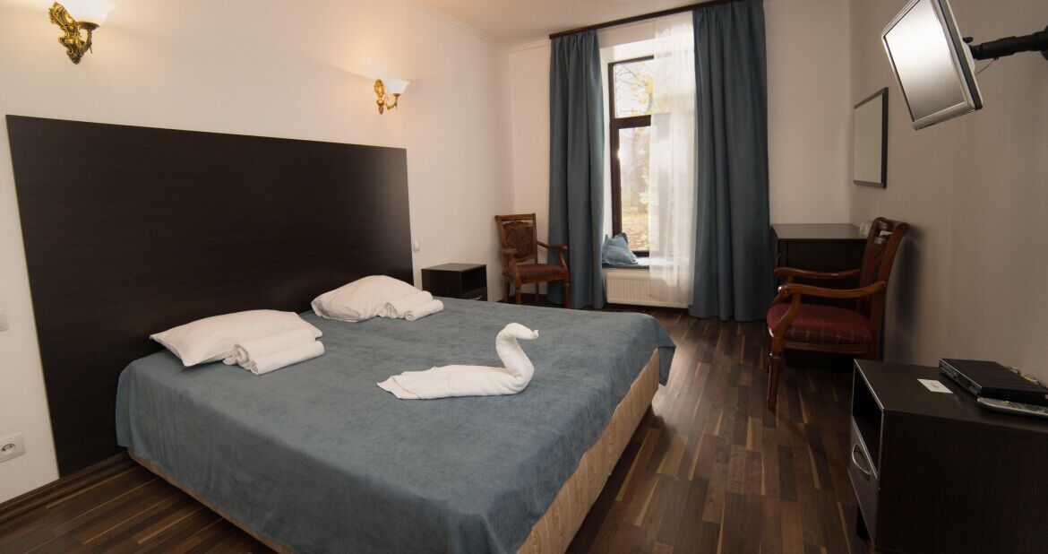 Затишний номер Alex Hotel